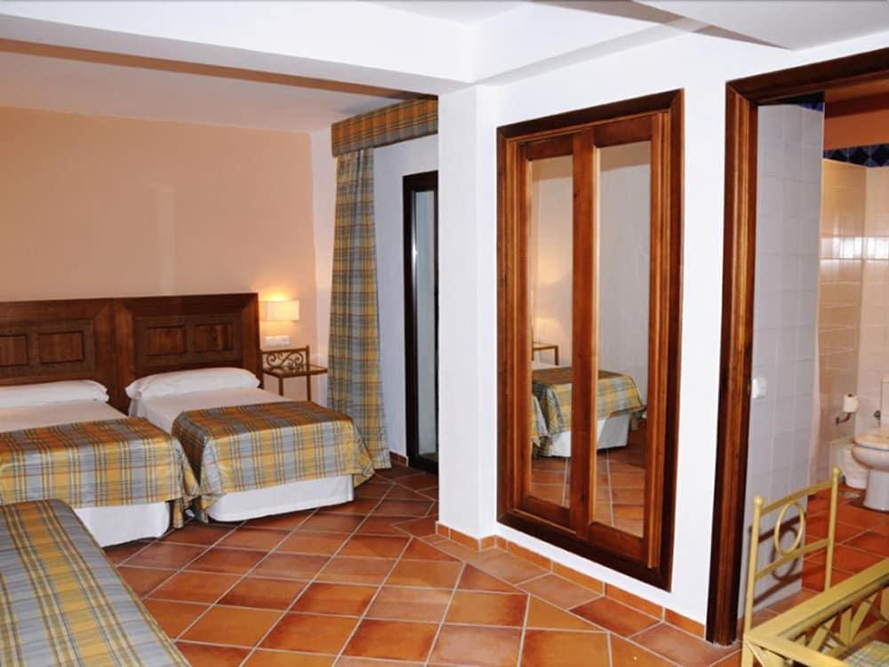 Hostal Dona Lola Marina Zahara de los Atunes Exterior foto
